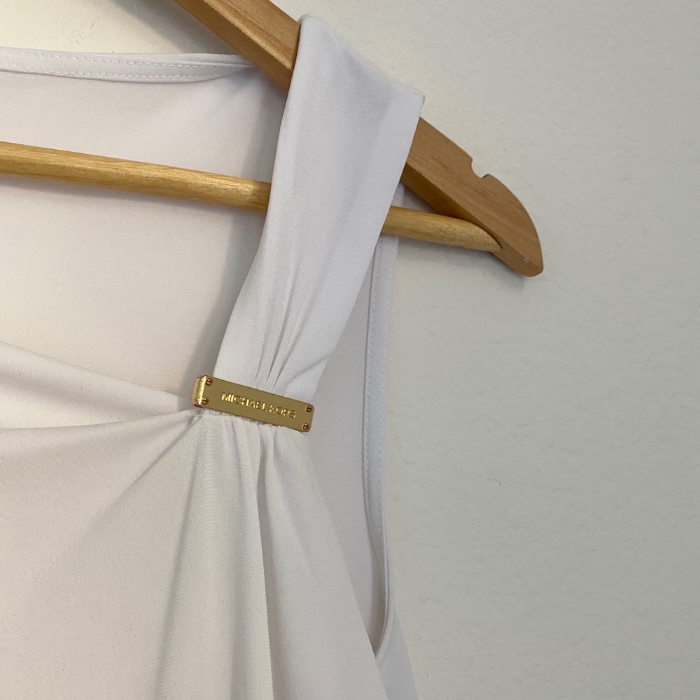 SOLD Micheal Kors White & Gold Sleeveless Blouse - Picture 4 of 10